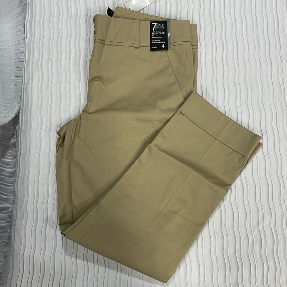 New York & Company Crop Pant Straight Leg. Size 4 Tall Women’s.